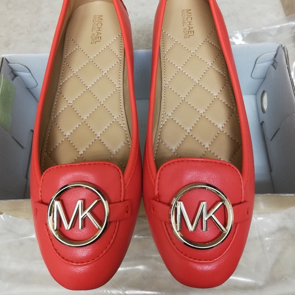 NEW Michael Kors Women's Lillie Moccasins - Picture 2 of 3